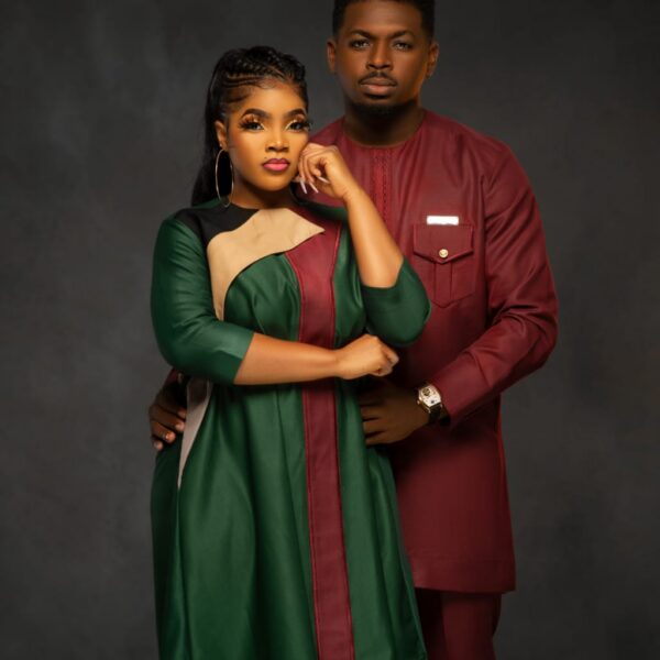 Robe de sortie courte ovale à 3 bandes SC – Image 2