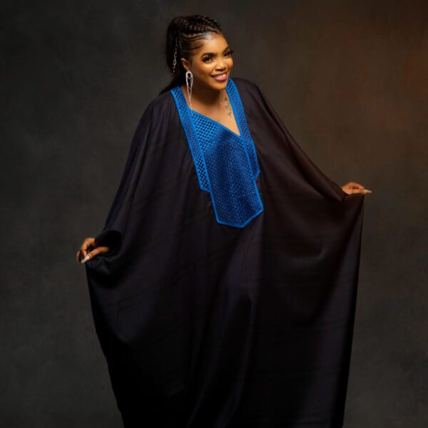 Boubou brodé en carreaux B2 – Image 2